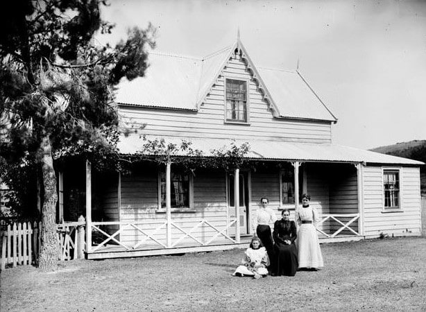 Black and white photo of Knapp house. Nelson provincial Museum, Tyree Collection: 80864